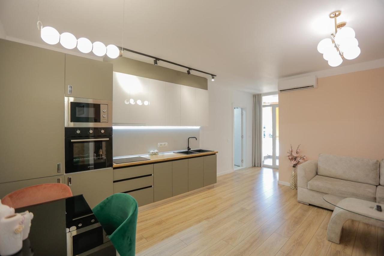 Miku Apartment-spectacular 1bd At Komuna E Parisit Tirana